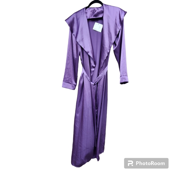 NWT Olivia  Lance women's Robe size medium - Picture 2 of 8